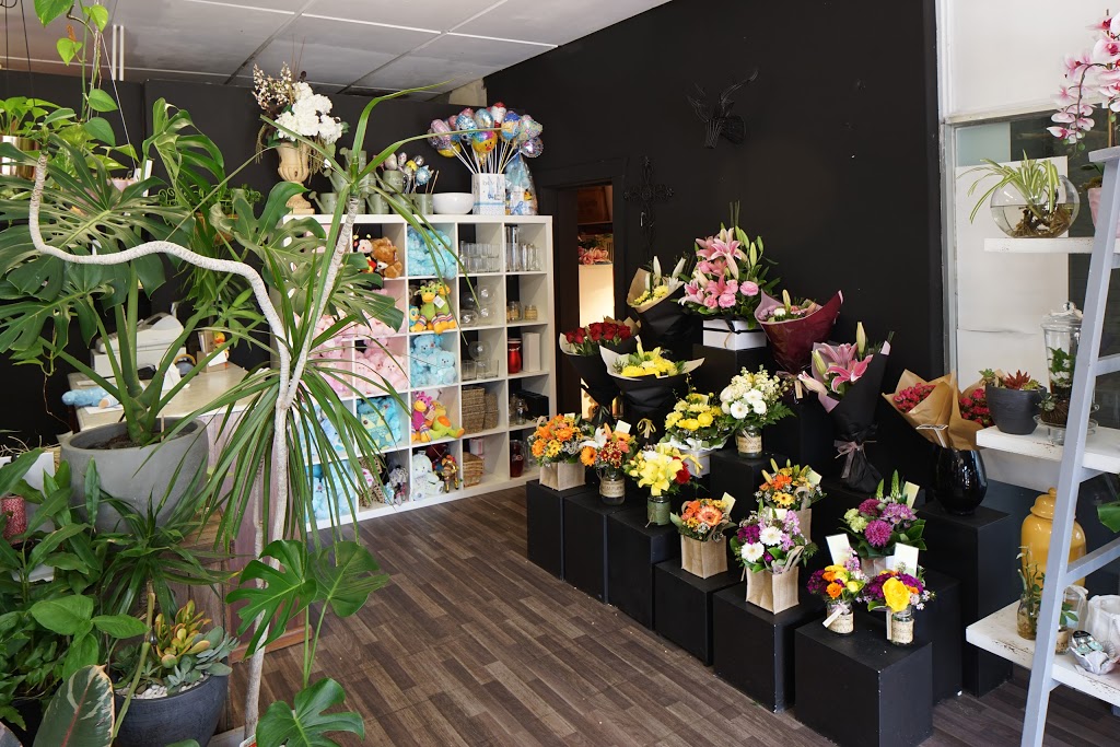 Innaloo Florist | florist | 4/84 Rosewood Ave, Woodlands WA 6018, Australia | 0892442450 OR +61 8 9244 2450