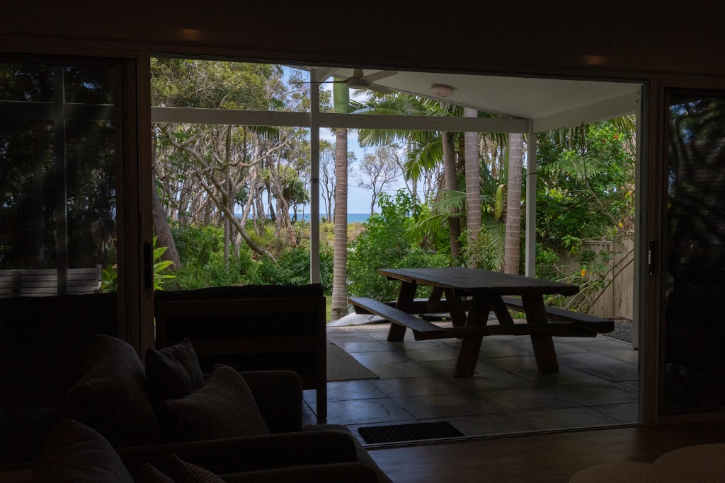 Driftwood on Home Beach | 130 Dickson Way, Point Lookout QLD 4183, Australia | Phone: 0418 859 564
