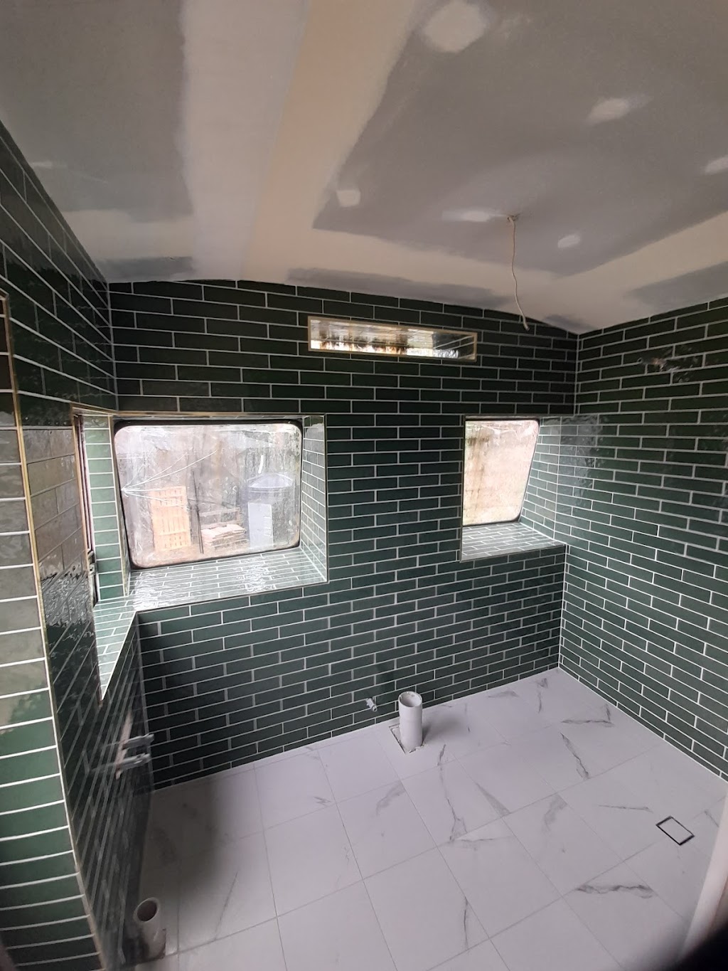 DJG Tiling & Carpentry | 41 Lexington Dr, Worongary QLD 4213, Australia | Phone: 0410 152 791
