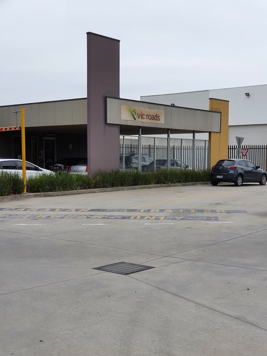 VicRoads - Dandenong Customer Service Centre | 72-74 Greens Rd, Dandenong South VIC 3175, Australia | Phone: 13 11 71