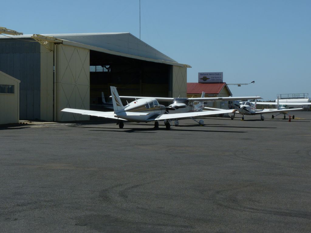 Ballarat Airport | airport | Mitchell Park VIC 3352, Australia | 0353205500 OR +61 3 5320 5500
