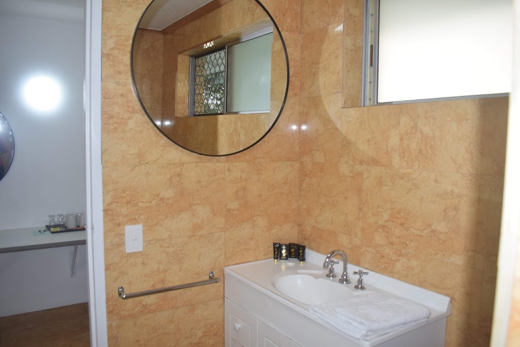 The Queenslander Motel | 1272 Gold Coast Hwy, Palm Beach QLD 4221, Australia | Phone: (07) 5535 3614