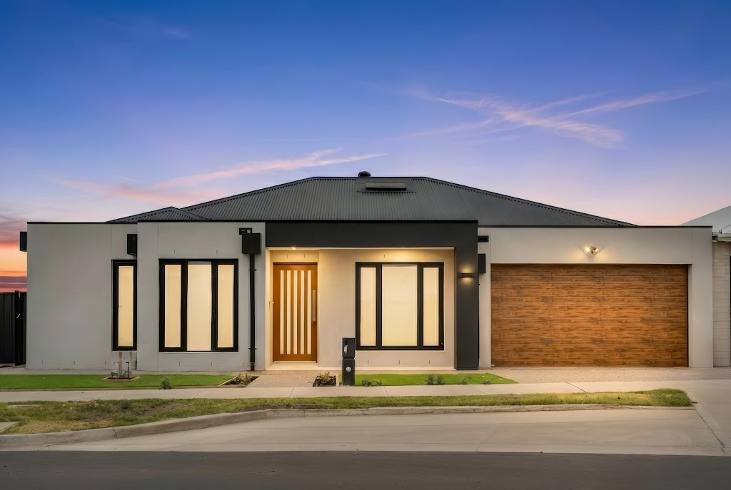 The Royal Media | 6 moore mews, Pakenham VIC 3810, Australia | Phone: 0419 210 046