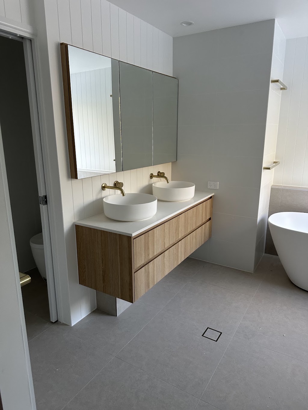 RenoBathrooms | 21 Hokitika St, Broadbeach Waters QLD 4218, Australia | Phone: 0431 744 417