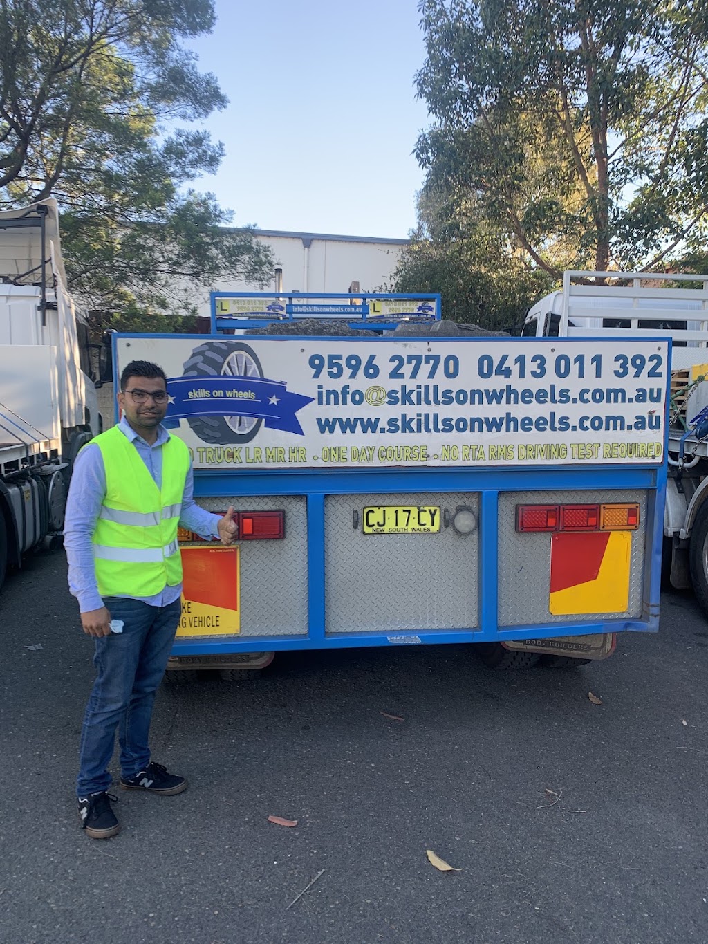 Truck Driving Licence | 11b/4 Louise Ave, Ingleburn NSW 2565, Australia | Phone: 0426 880 587