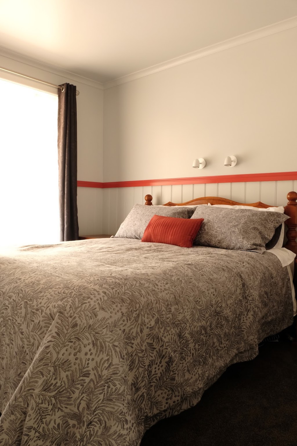 The Crays Accommodation | lodging | 59 Esplanade, Strahan TAS 7468, Australia | 0364717422 OR +61 3 6471 7422