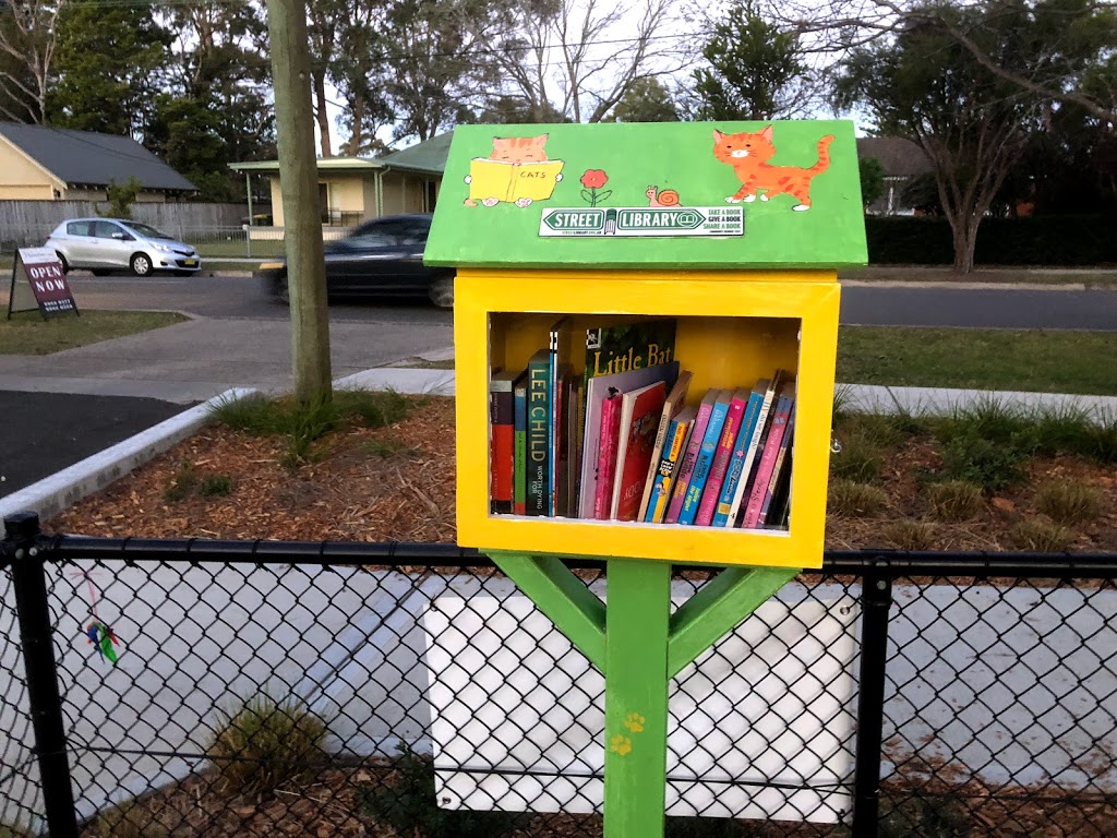 Averie’s Little Library | library | Warrimoo Ave, St Ives Chase NSW 2075, Australia