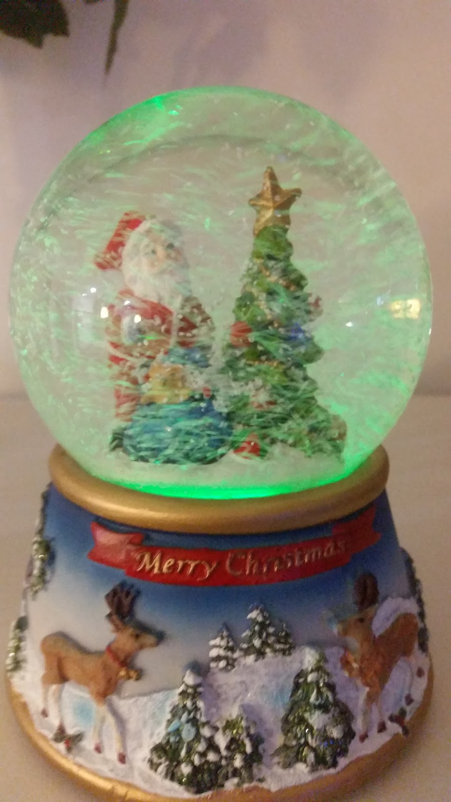 Royal Collectables Christmas Shop | store | 46 Normanby St, Yeppoon QLD 4703, Australia | 0409345380 OR +61 409 345 380