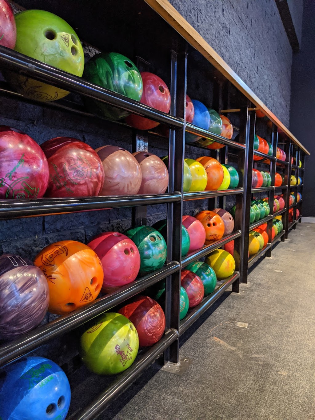 Strike Bowling Macquarie | bowling alley | Macquarie centre, 4 Waterloo Rd, North Ryde NSW 2113, Australia | 0272018355 OR +61 2 7201 8355