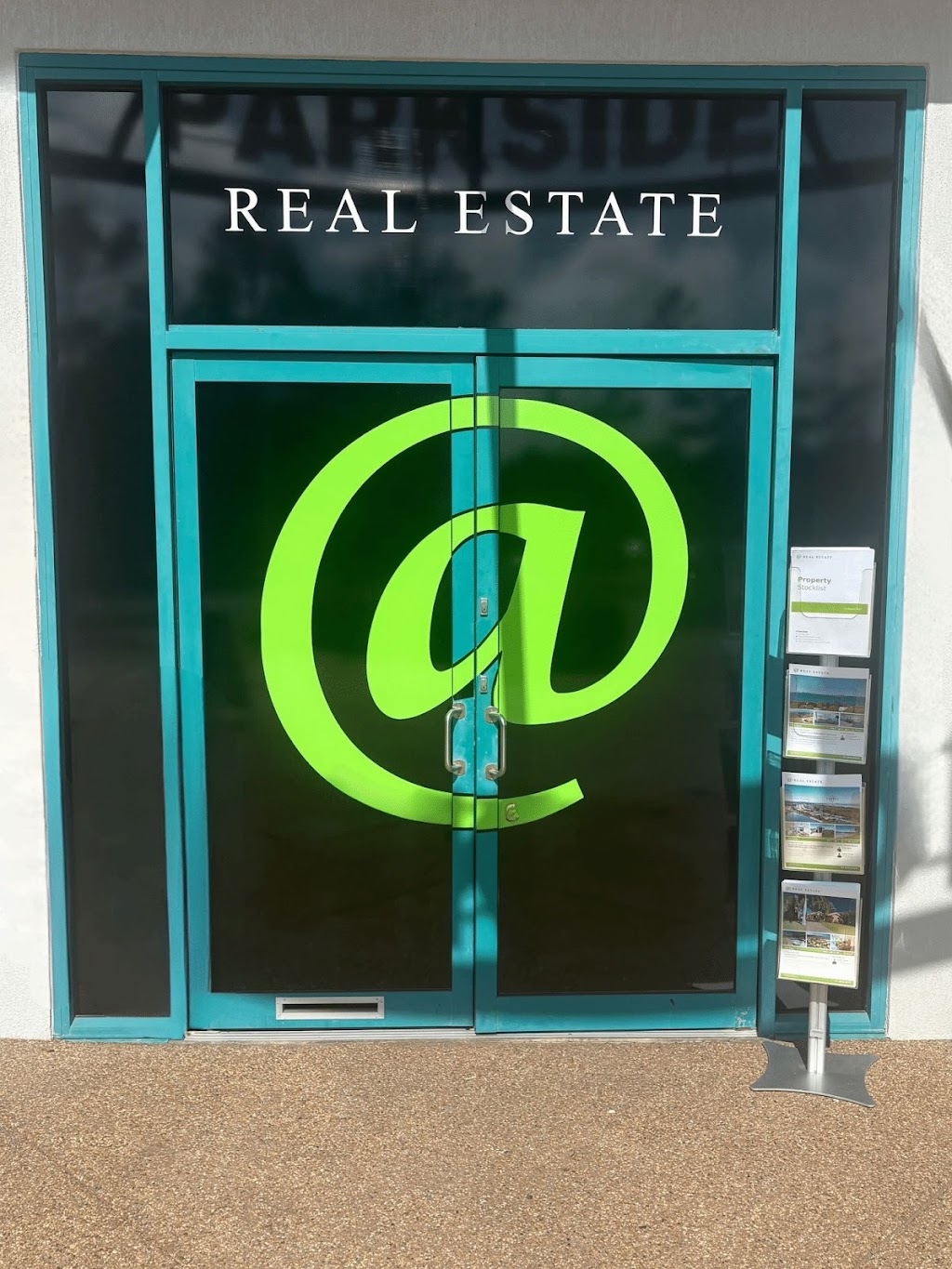At Real Estate Emu Park | 2/6 Hill St, Emu Park QLD 4710, Australia | Phone: (07) 4938 8333