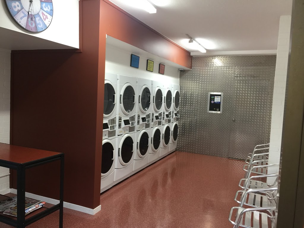 Port Macquarie Launderette | laundry | 2a/1 Clifton Dr, Port Macquarie NSW 2444, Australia | 0265834783 OR +61 2 6583 4783