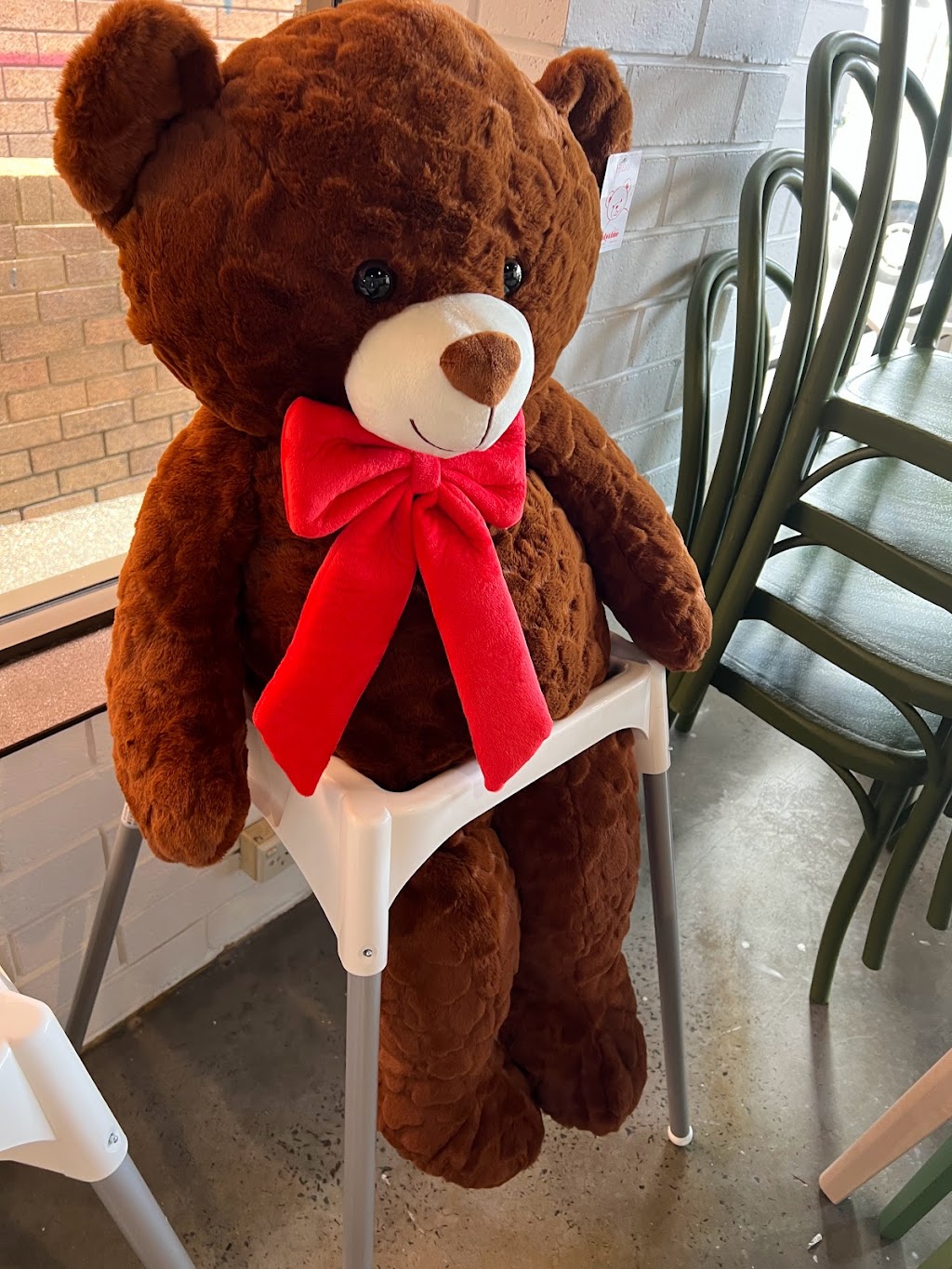 Mishka Flower Cafe | 89 Railway St, Corrimal NSW 2518, Australia | Phone: 0456 679 443