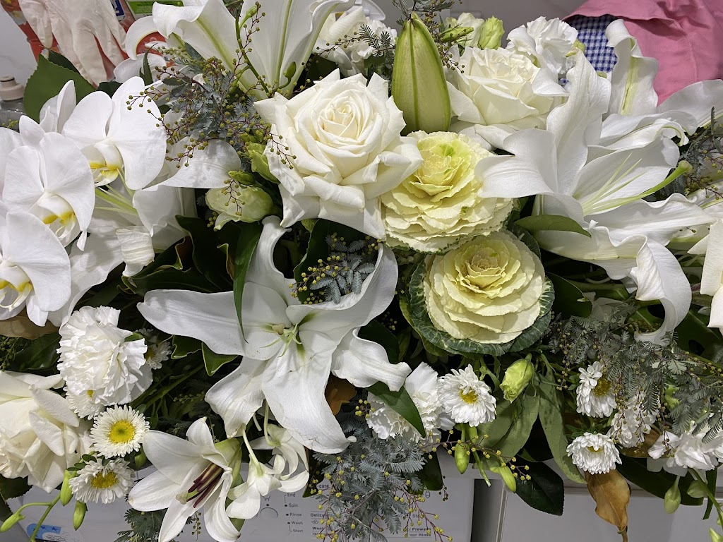 FLOWERS ON 15TH | 430 Fifteenth Ave, Austral NSW 2179, Australia | Phone: 0455 553 374