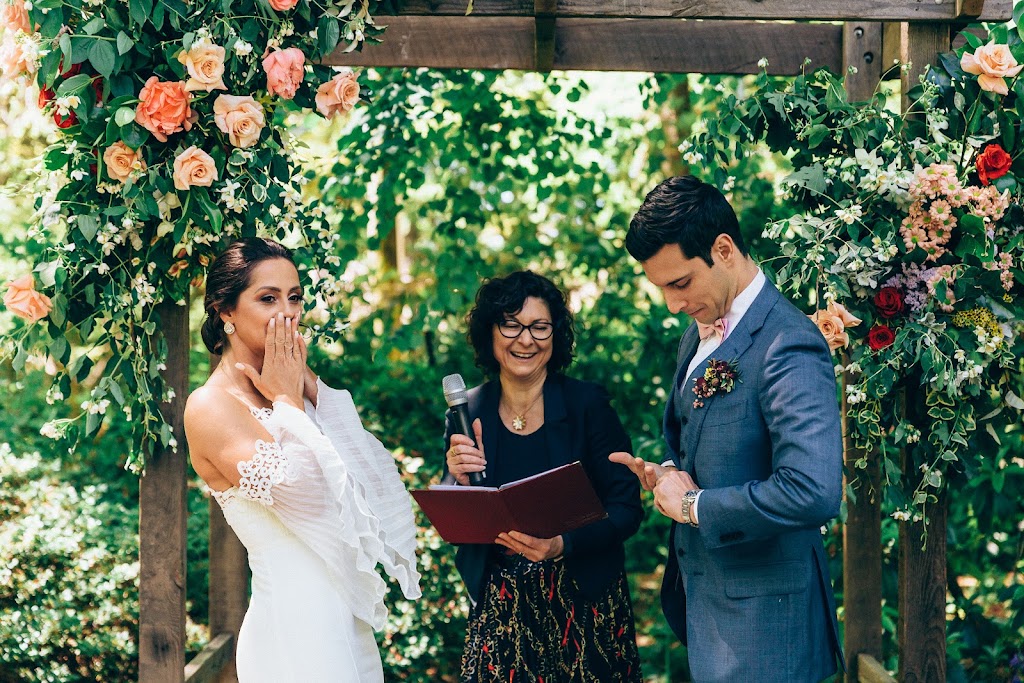 Love In The Mountains | 45 Davidson Rd, Leura NSW 2780, Australia | Phone: 0400 550 919
