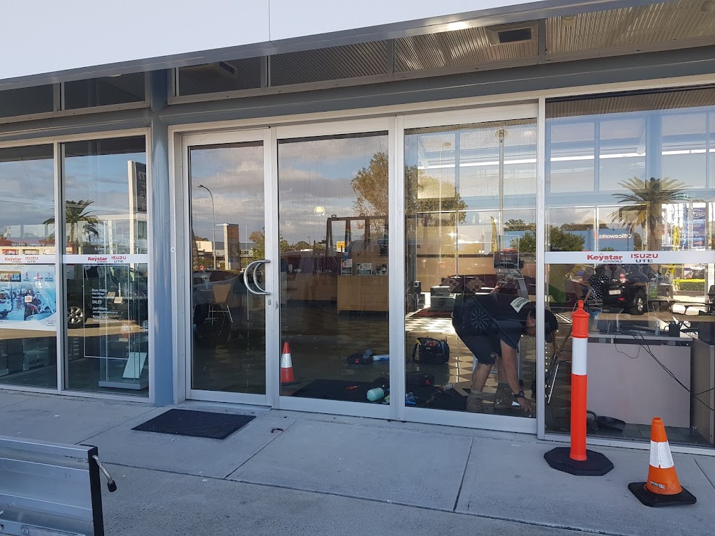 New Look Glass & Glazing |  | 7/88 Flinders Parade, North Lakes QLD 4509, Australia | 0432444513 OR +61 432 444 513