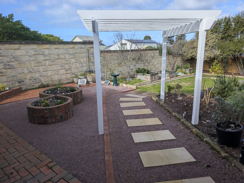 Tower Hill Landscapes | 1 Anzac Ave, Koroit VIC 3282, Australia | Phone: 0439 626 464