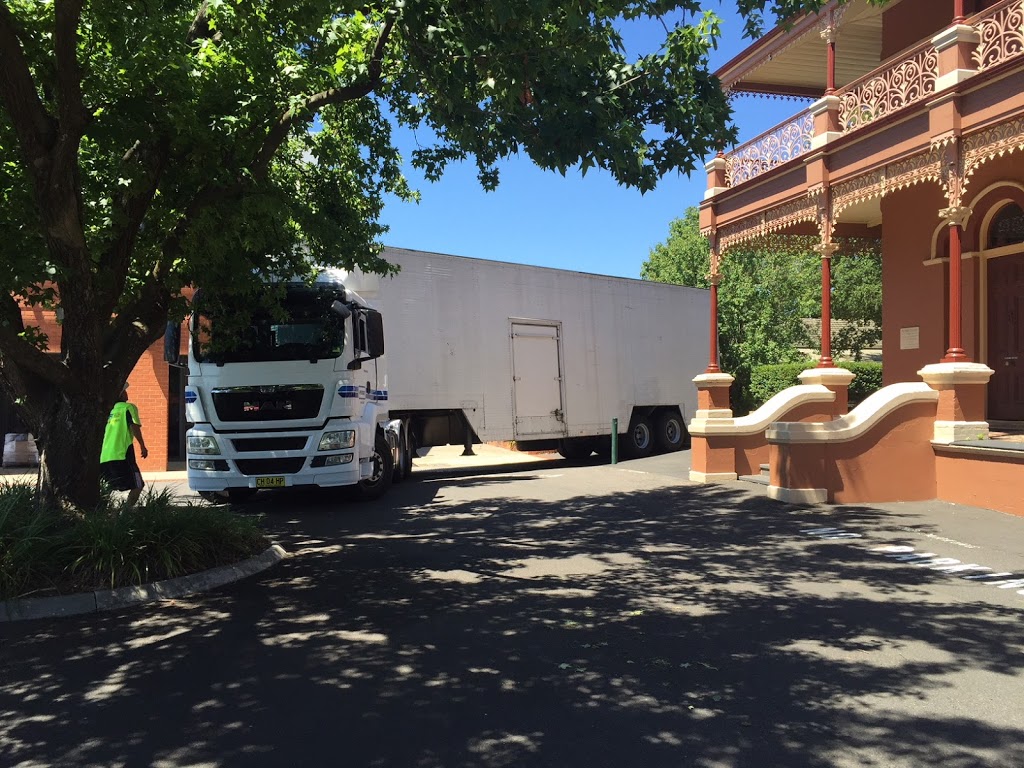 Jackman Furniture Transport | 128 Milperra Rd, Revesby NSW 2212, Australia | Phone: (02) 9792 6667