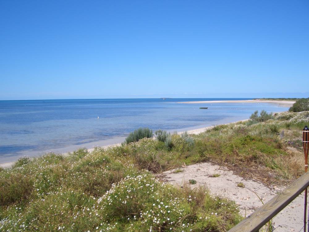 Sittin On The Beach Accommodation Yorke Peninsula | 63 Sultana Point Rd, Sultana Point SA 5583, Australia | Phone: 0416 242 754