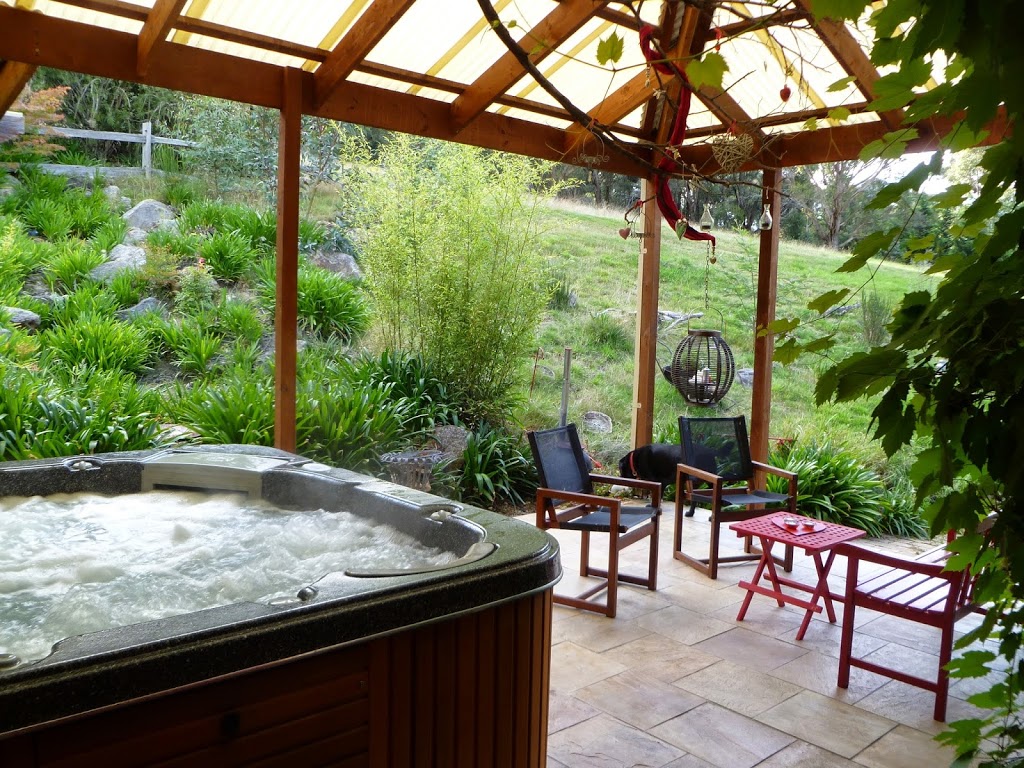 Adriennes Country Retreat | 515 Barringo Rd, Mount Macedon VIC 3441, Australia | Phone: 0416 163 082