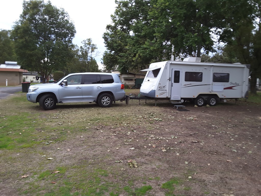 Bingara Riverside Caravan Park | Copeton Dam Rd, Bingara NSW 2404, Australia | Phone: 0427 241 300