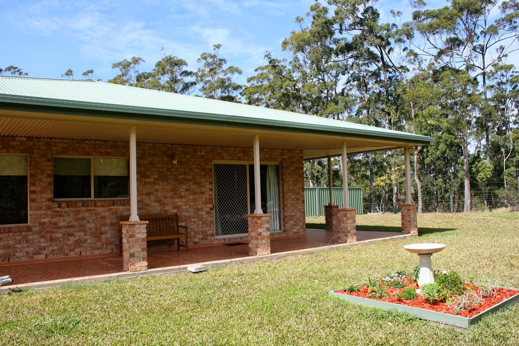 Holiday Retreat | lodging | 1 Holloways Rd, Sandy Beach NSW 2456, Australia | 0420349823 OR +61 420 349 823