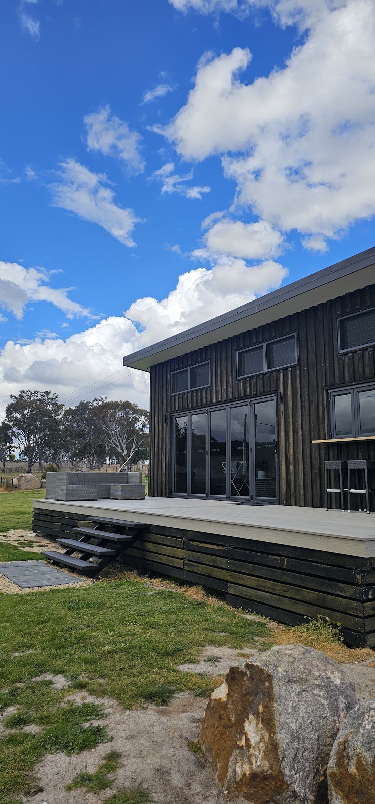 Girra Vista | 2 Barawell St, Wallangarra QLD 4383, Australia | Phone: 0411 129 590