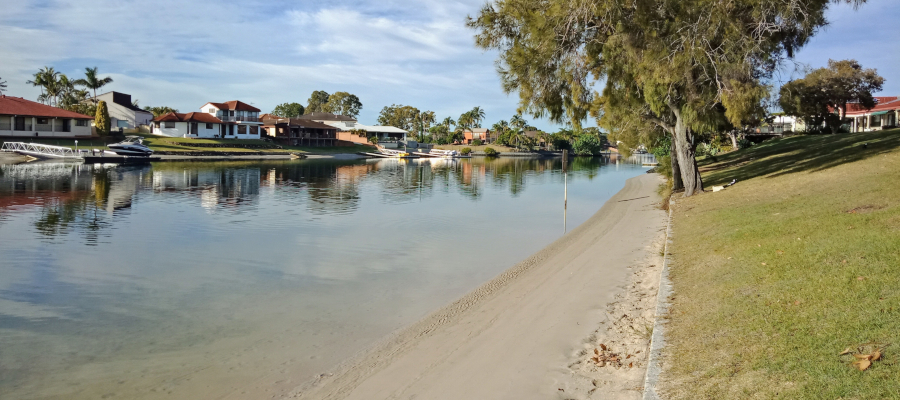 Gold Coast Fishing Spots - Rumrunner Park | 68-70 Rumrunner St, Mermaid Waters QLD 4218, Australia