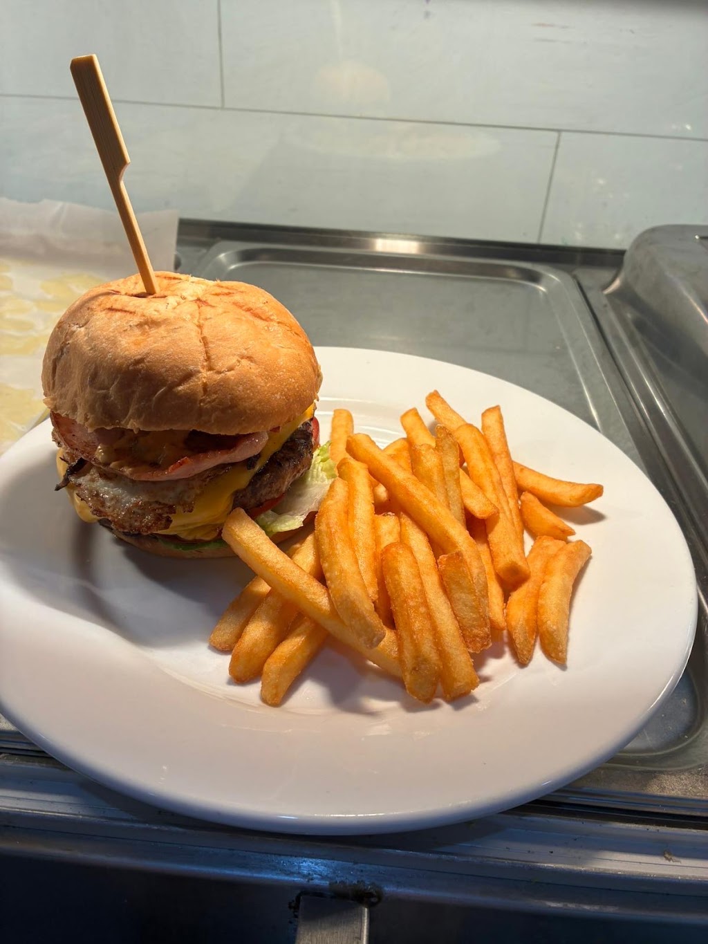 Flagstick Bistro Deniliquin | 1 Golf Club Rd, Deniliquin NSW 2710, Australia | Phone: 0468 339 740