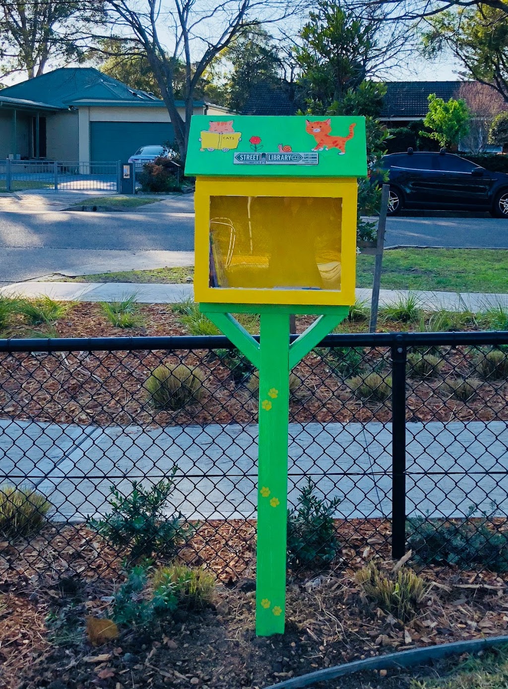 Averie’s Little Library | library | Warrimoo Ave, St Ives Chase NSW 2075, Australia