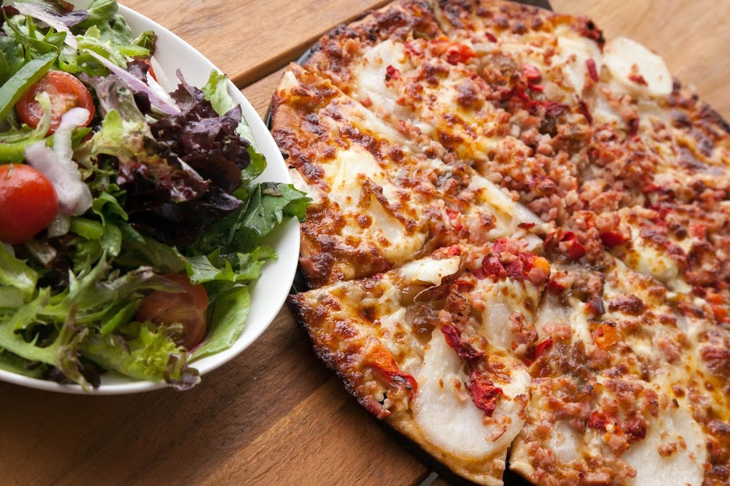 Georges Gourmet Pizzeria | 1 Circa Boulevarde, Bella Vista NSW 2153, Australia | Phone: (02) 9836 2711