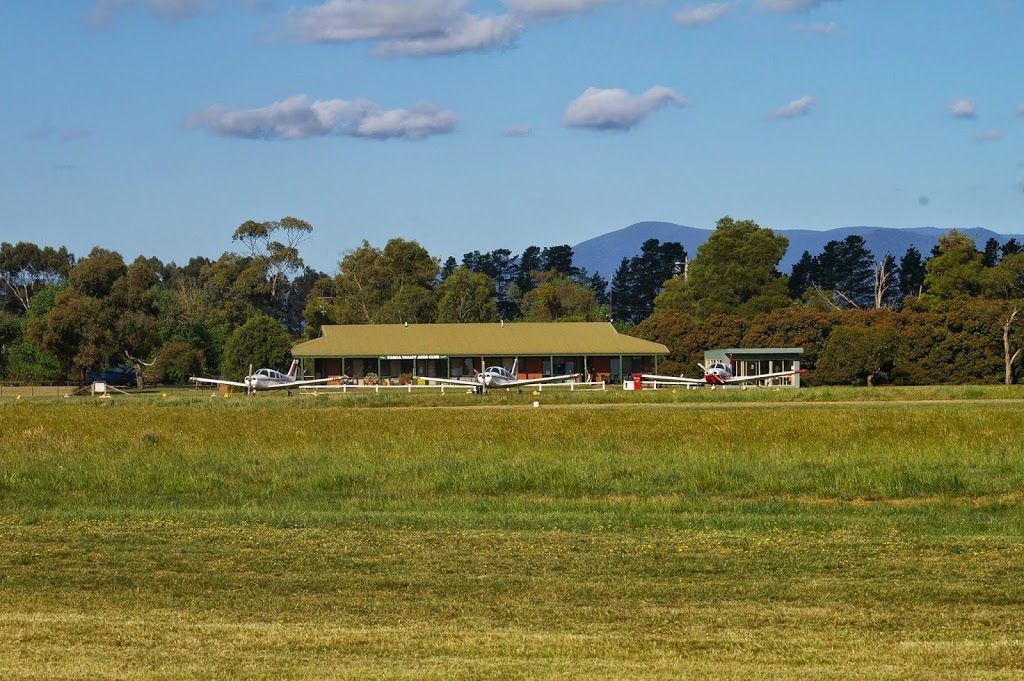 Lilydale Airport | airport | 13 MacIntyre Ln, Yering VIC 3770, Australia | 0397391211 OR +61 3 9739 1211