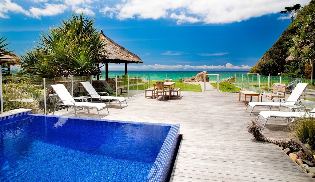 Sapphire Seas Beach House | lodging | 8 Beachfront Cl, Sapphire Beach NSW 2450, Australia | 0411527555 OR +61 411 527 555