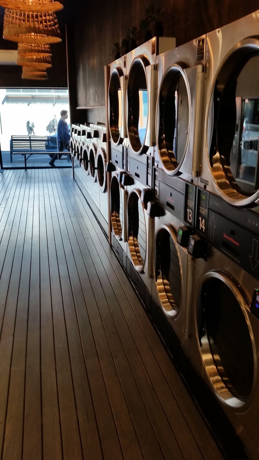 Johnny Bun Bun Wash and Dry/ Laundrette Highett | laundry | 495A Highett Rd, Highett VIC 3190, Australia | 0395321061 OR +61 3 9532 1061