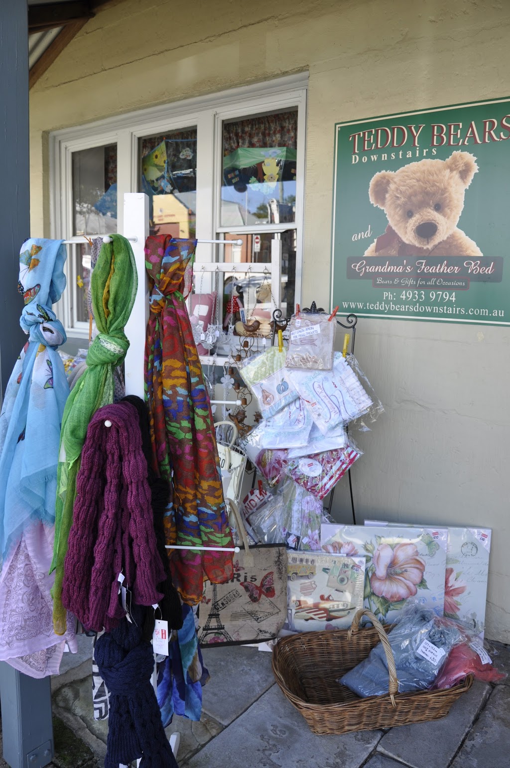 Grandmas Feather Bed | 164 Swan St, Morpeth NSW 2321, Australia | Phone: (02) 4933 9794