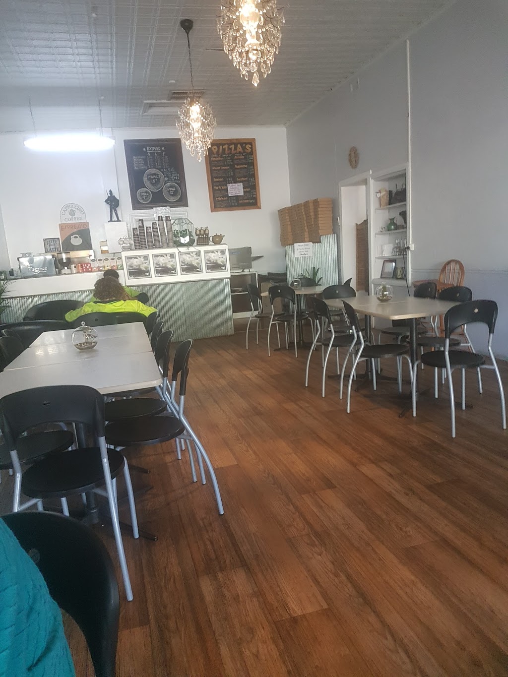 Damian and Ginger's Cafe, Pizza & Takeaway (33 Bowman St) Opening Hours
