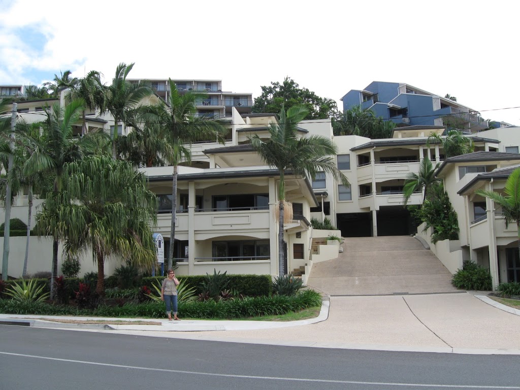 Seaview Apartments | 404 Shute Harbour Rd, Airlie Beach QLD 4802, Australia | Phone: (07) 4946 4595