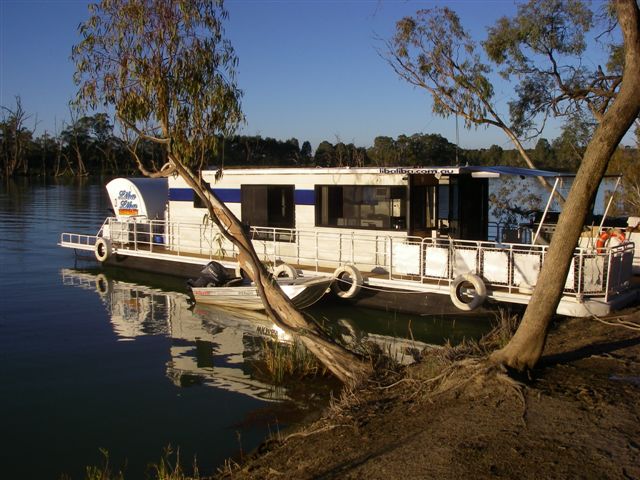 Liba Liba Houseboats |  | Liba Liba Marina, Jane Eliza Ave, Renmark SA 5341, Australia | 0447433582 OR +61 447 433 582