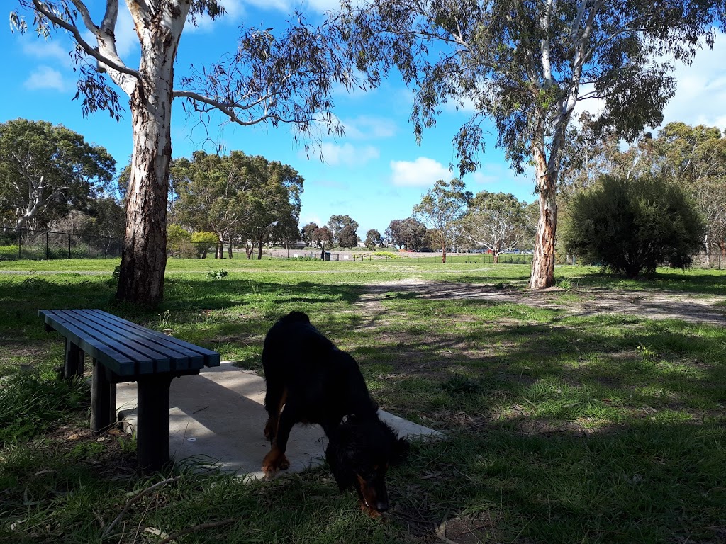 Victor Harbor Dog Park | park | Oval Park Rd, Victor Harbor SA 5211, Australia | 0885510500 OR +61 8 8551 0500