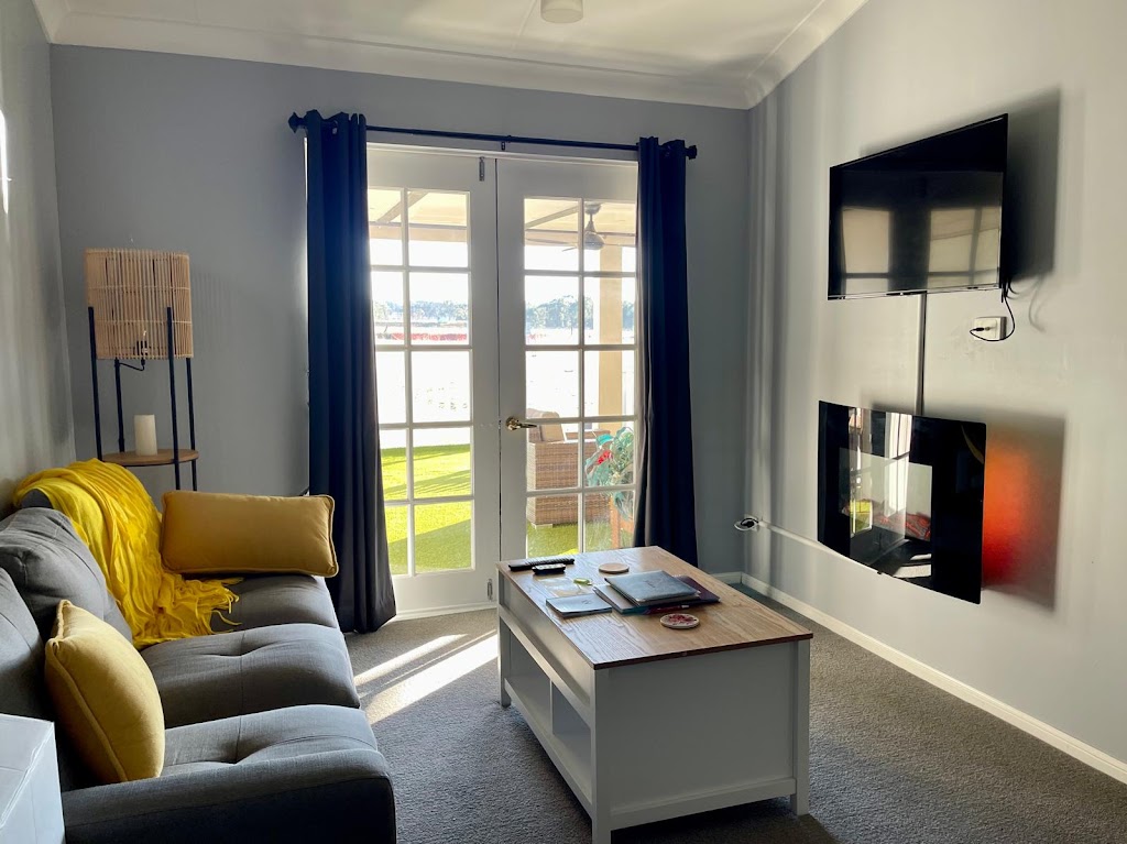 Cromartys Cottage | 25555 New England Hwy, Applethorpe QLD 4378, Australia | Phone: 0410 475 773