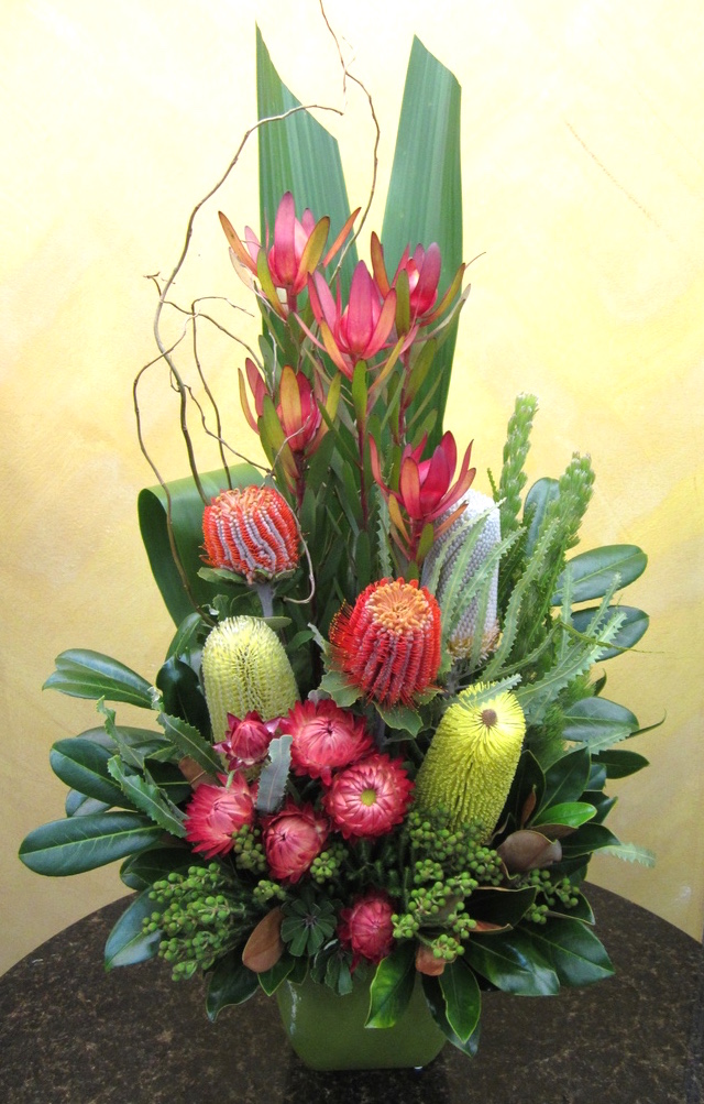 Warringah Florist | 335 Condamine St, Manly Vale NSW 2093, Australia | Phone: (02) 9948 0555