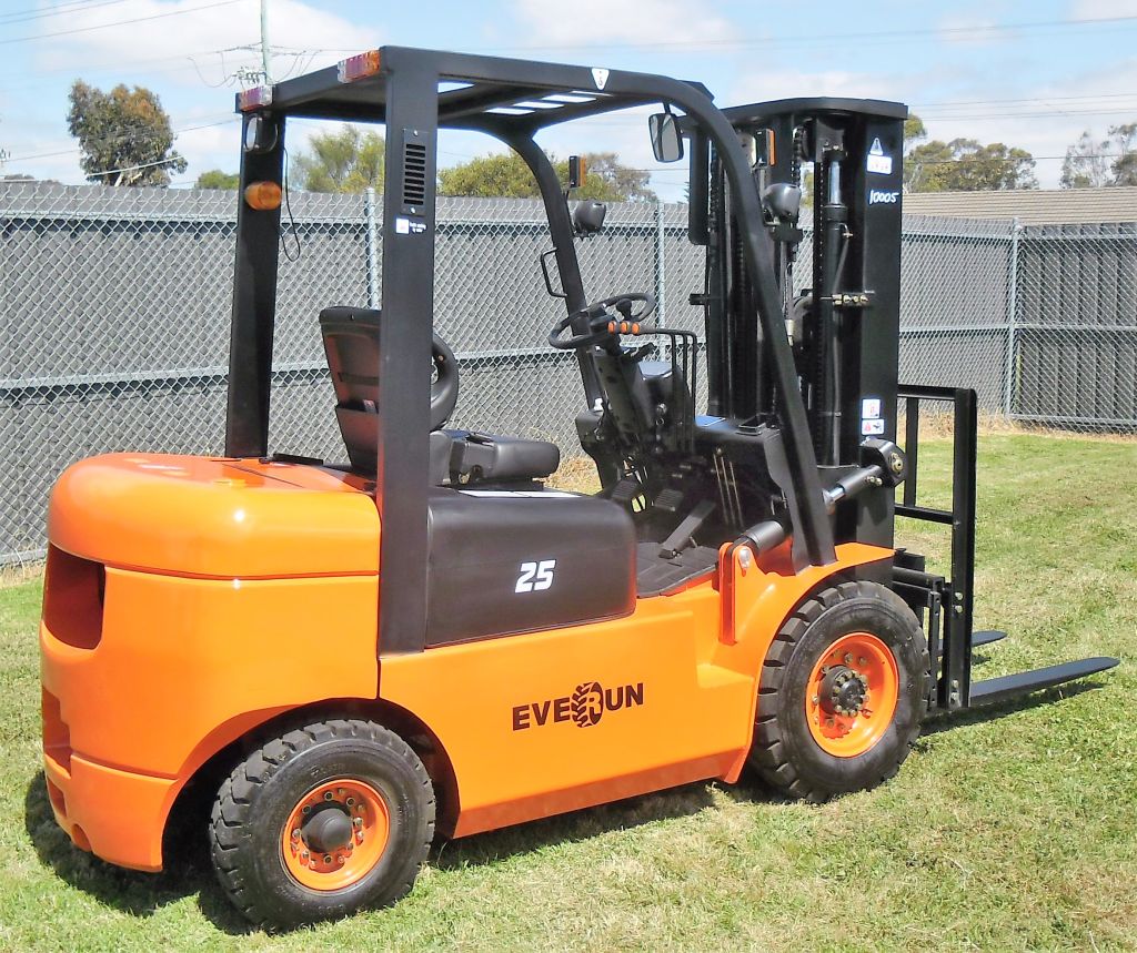 Fork Truck Specialists PTY Ltd. | 40 Industrial Dr, Ulverstone TAS 7315, Australia | Phone: (03) 6425 3792