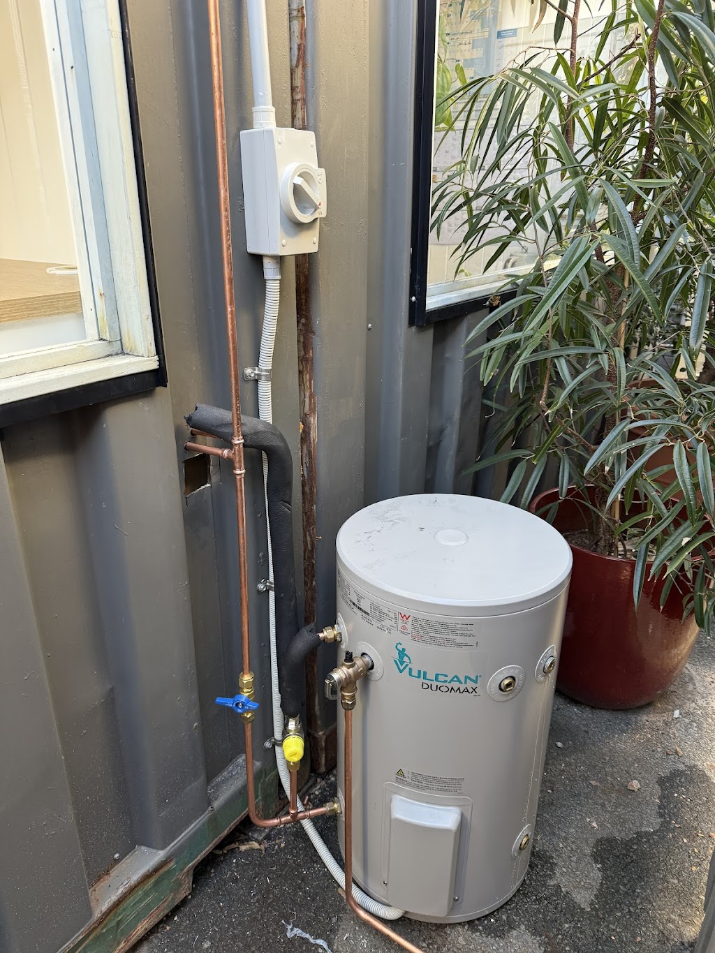 Pelagic Electrical | 10 North Hill Court, Tanglewood NSW 2488, Australia | Phone: 0410 323 499