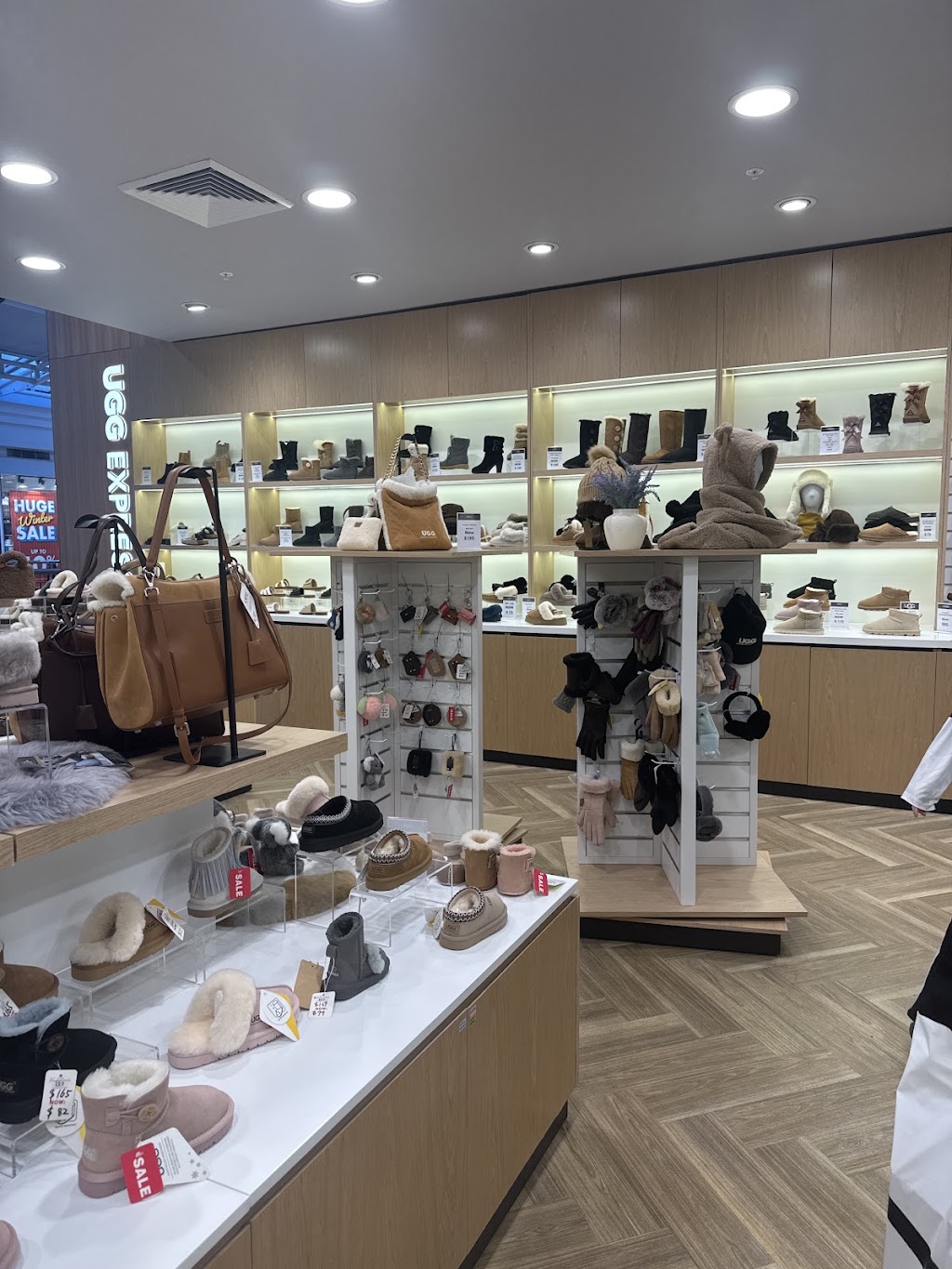 UGG Express - UGG Boots - Macarthur Square - Campbelltown | Macarthur Shopping Centre, 3rd floor/200 Gilchrist Dr, Campbelltown NSW 2560, Australia | Phone: 0492 969 067