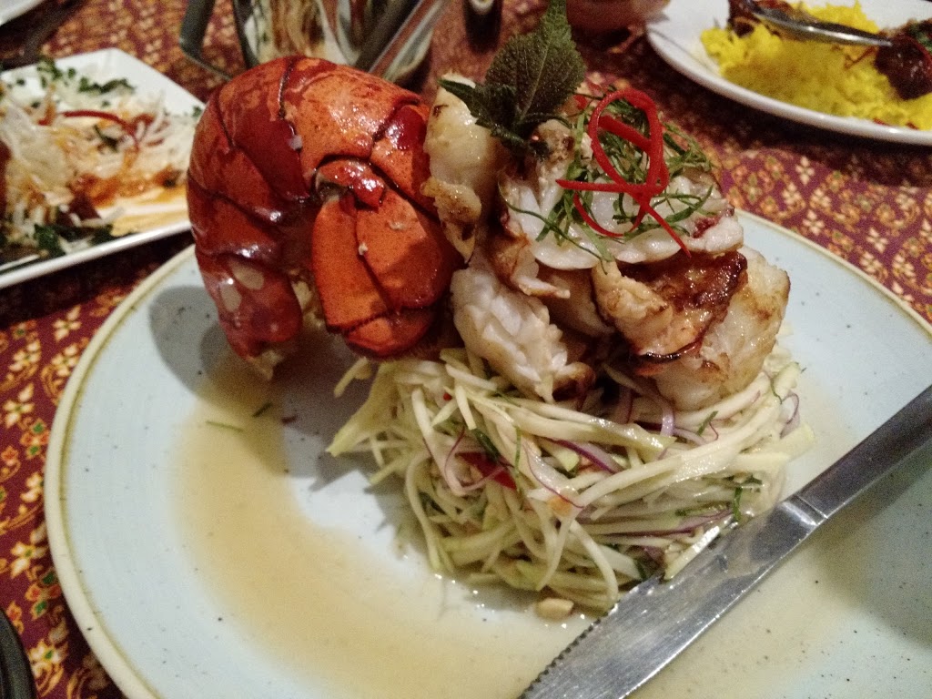 Kinnaree Thai Restaurant | Shop 1B/37 Benabrow Ave, Bellara QLD 4507, Australia | Phone: (07) 3408 6555