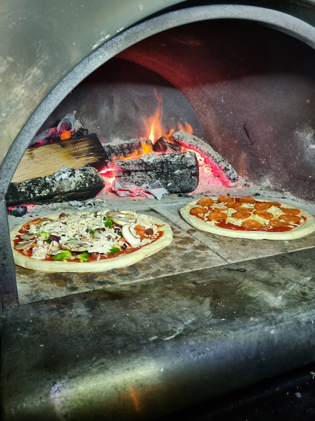 Hungry Husky Pizza | 4 Cumberland Ave, South Nowra NSW 2541, Australia | Phone: 0434 875 901