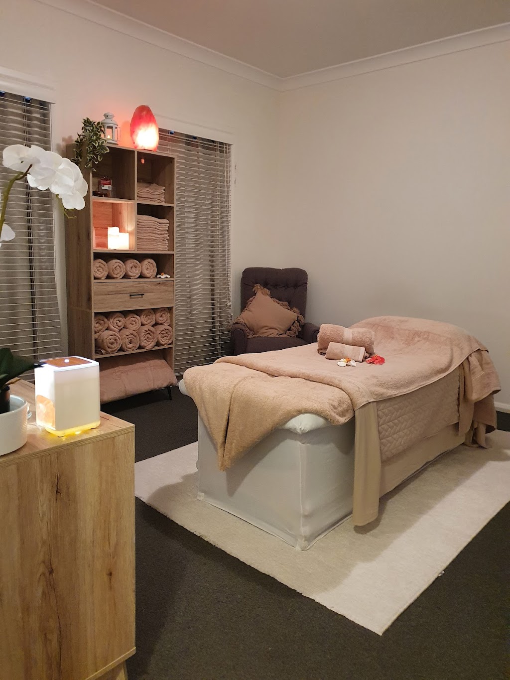 Nourish Beauty And Home Spa | 70 Holden Dr, Oran Park NSW 2570, Australia | Phone: 0478 935 429