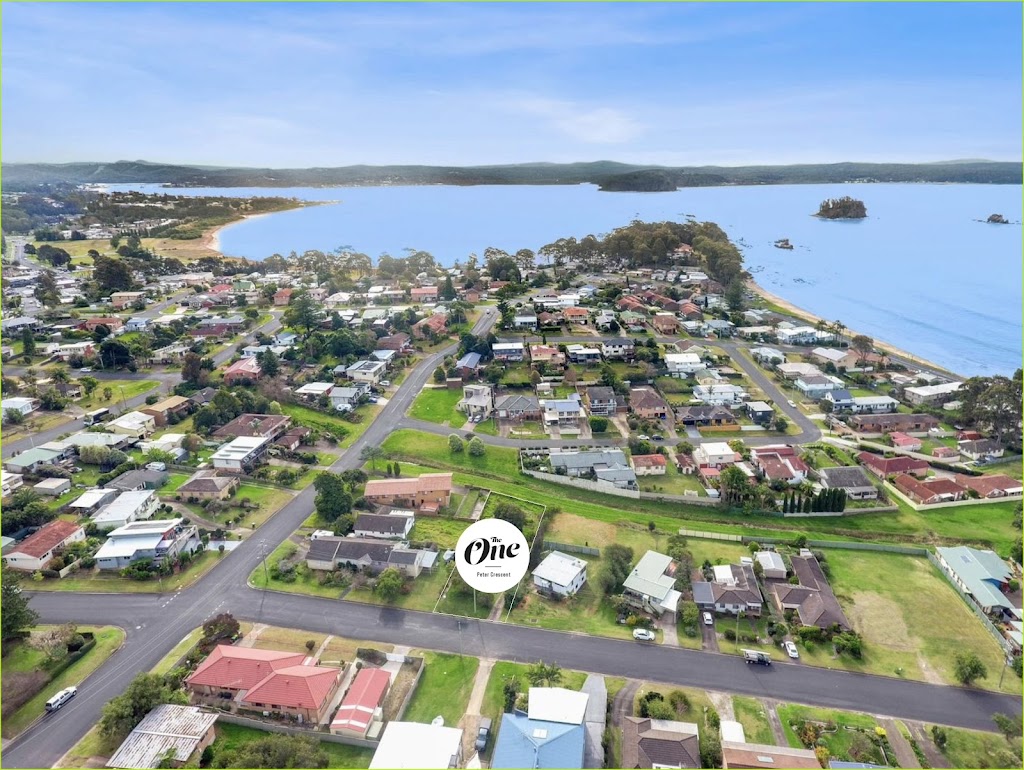 The One Peter Crescent | lodging | 1 Peter Cres, Batehaven NSW 2536, Australia | 0400221615 OR +61 400 221 615