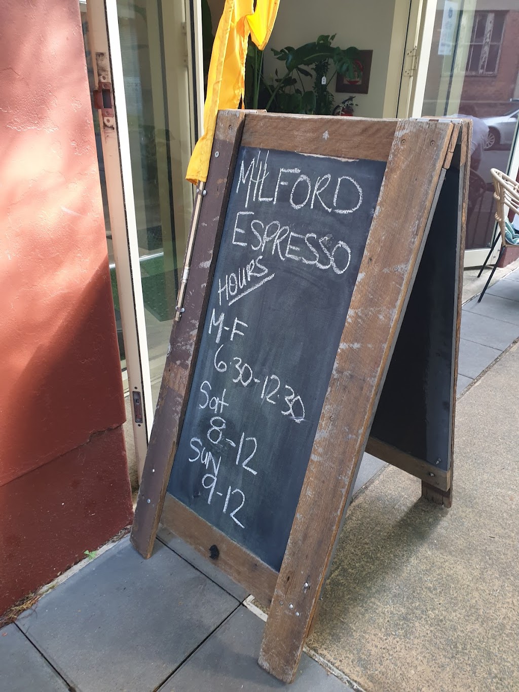 Milford Espresso | cafe | 14 Milford St, Islington NSW 2296, Australia | 0290530280 OR +61 2 9053 0280
