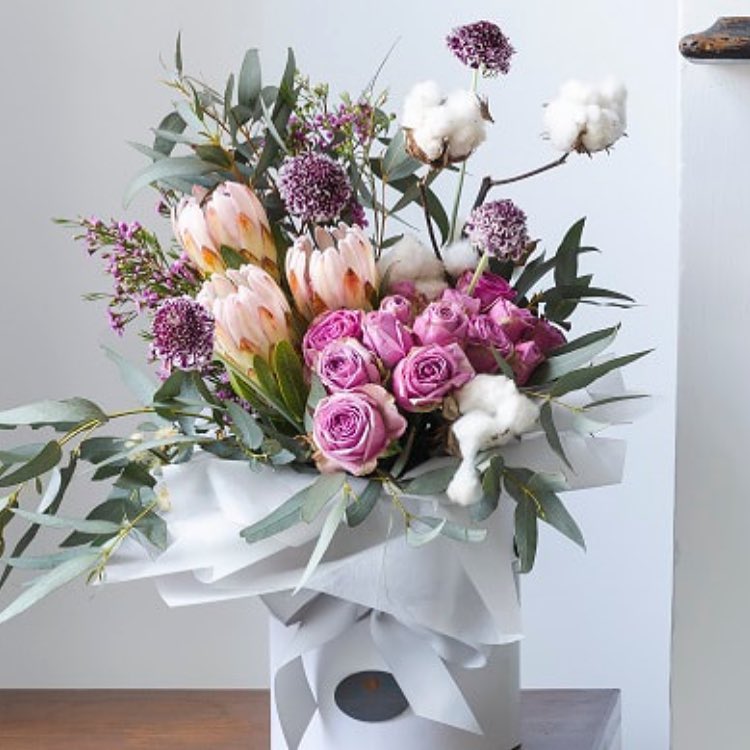 Floral Accent | 11 Woodland St, Essendon VIC 3040, Australia | Phone: (03) 9374 1867