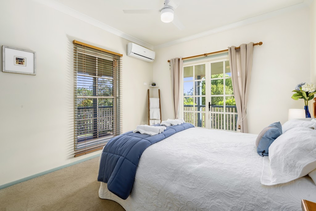 Dorchester Bed and Breakfast | lodging | 35 Monaro Dr, DAguilar QLD 4514, Australia | 0754964600 OR +61 7 5496 4600
